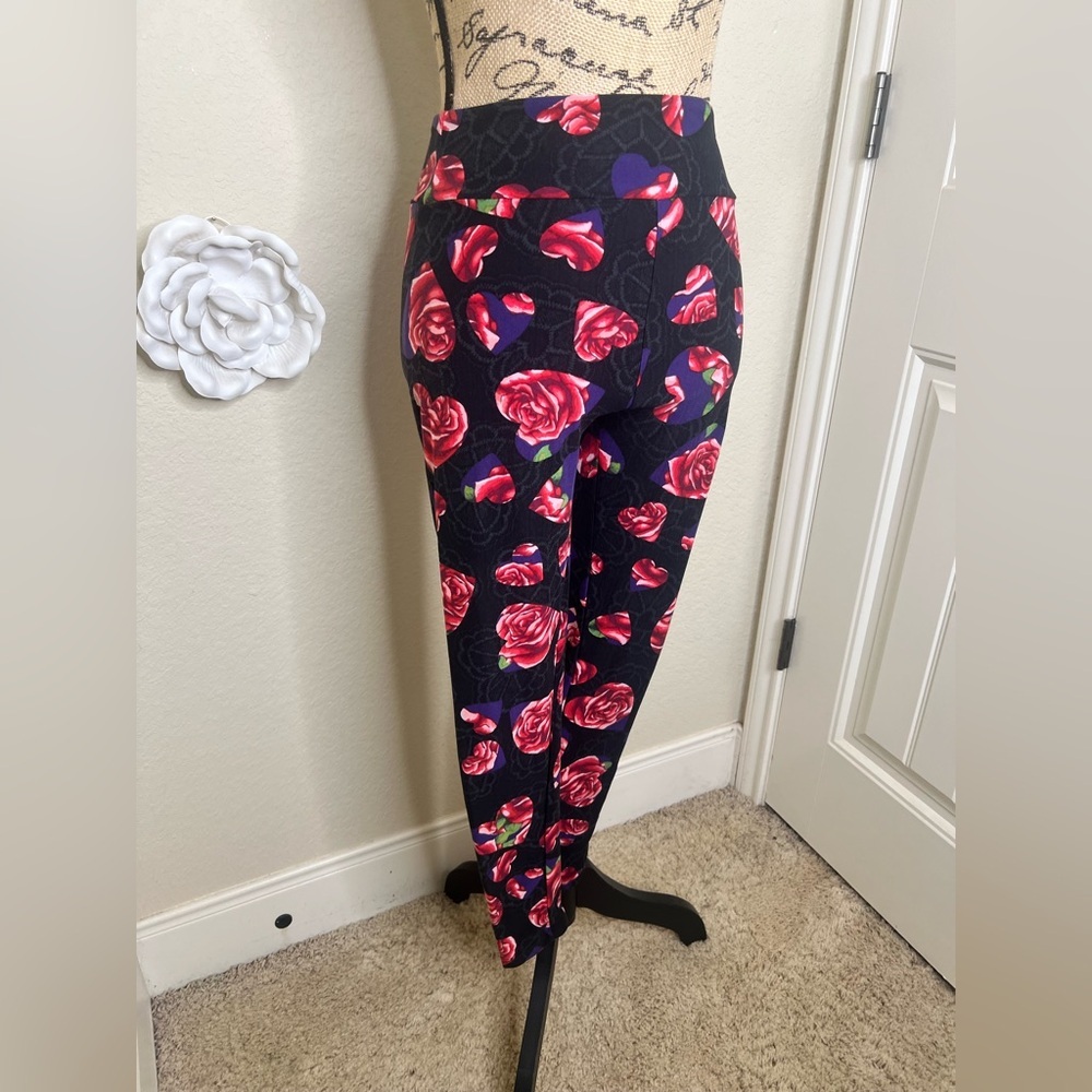 NTM: LuLaRoe Valentines Unicorn Black Lace with Hearts & Roses Print Sz OS - Picture 6 of 14